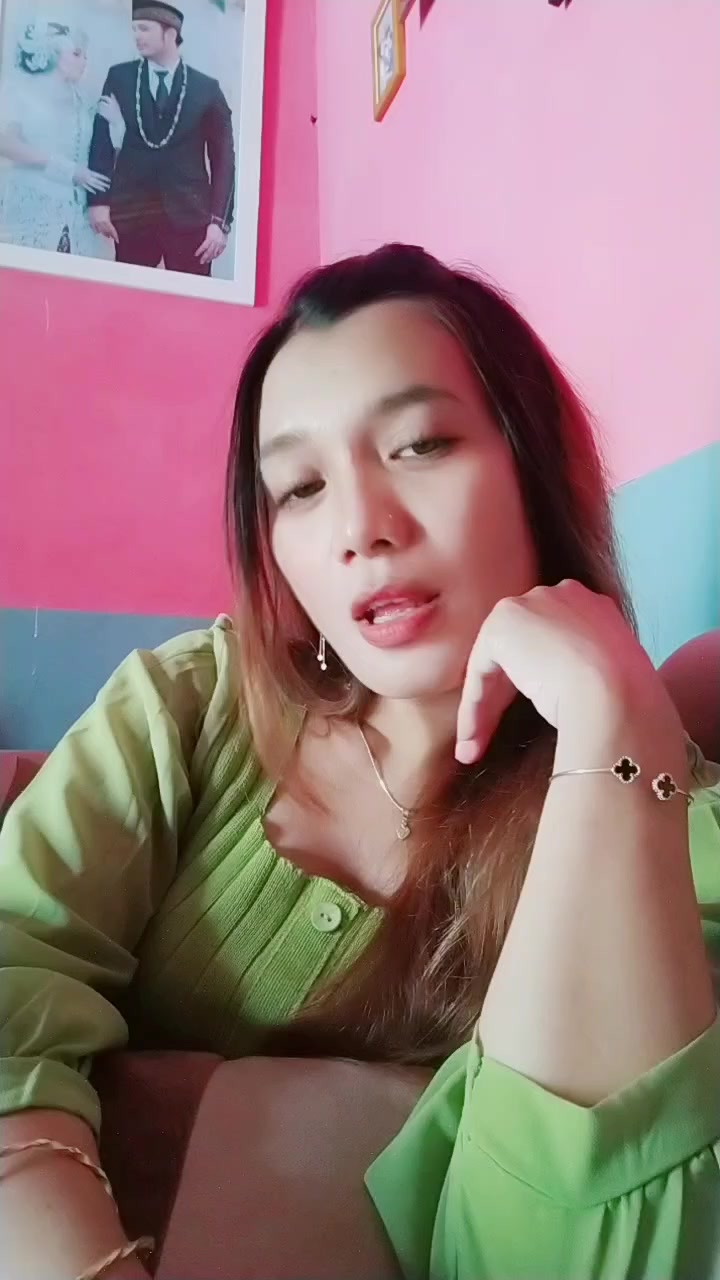 @✨Adhinda ✨