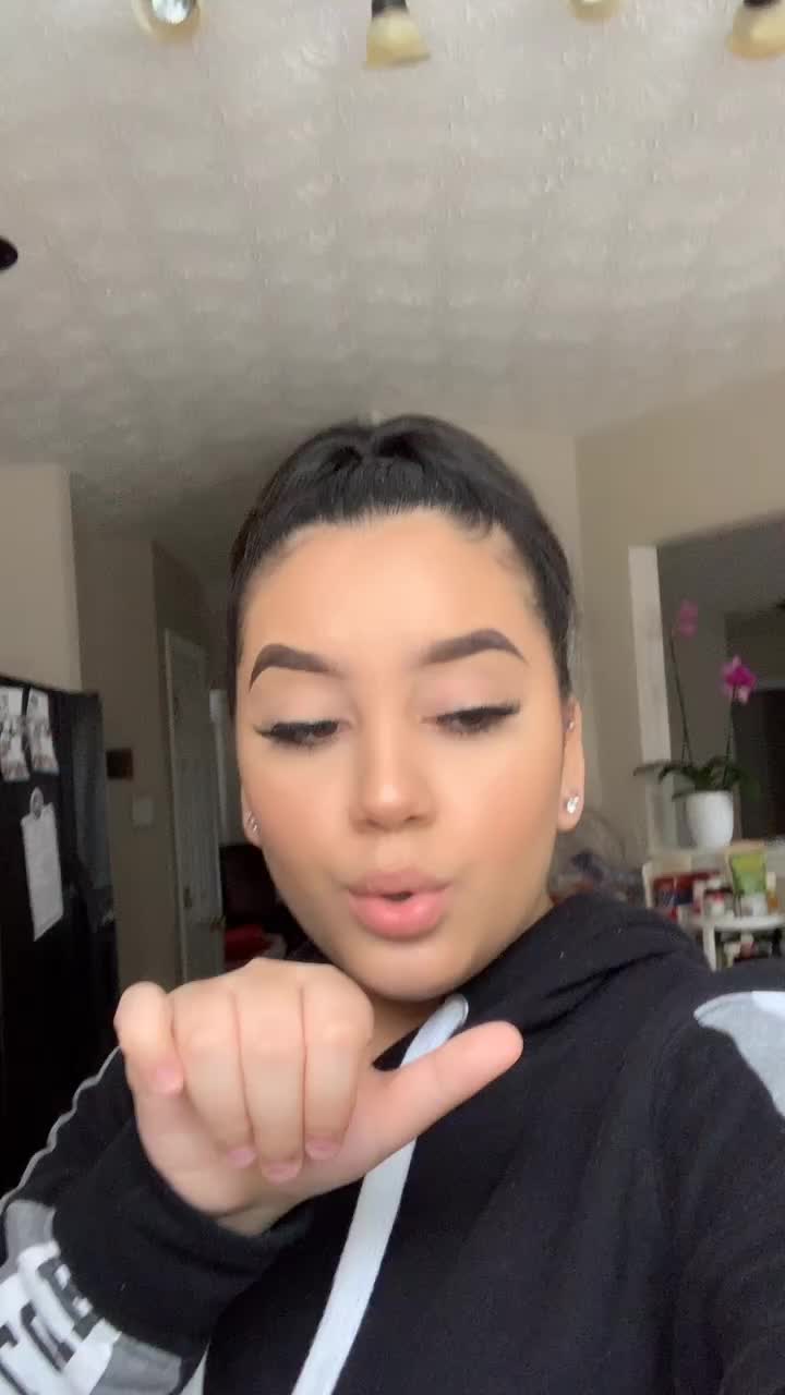 @Sarah Llaverias💸