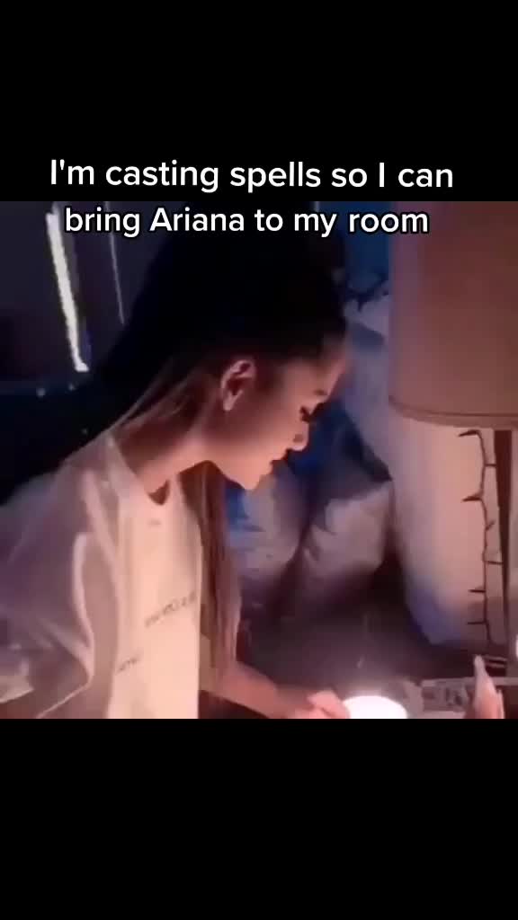 @Ariana Grande