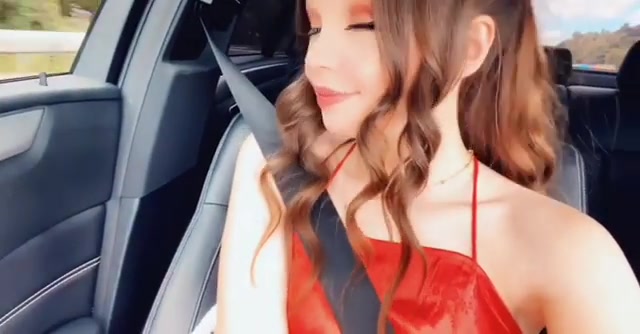@Belle Delphine ๐