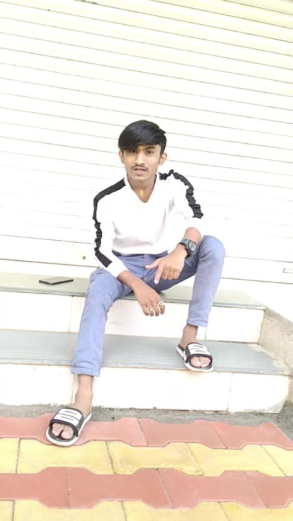 @BADBOI👅_《YASH》
