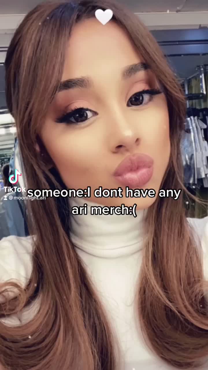 @𑁍Ari is queen𑁍