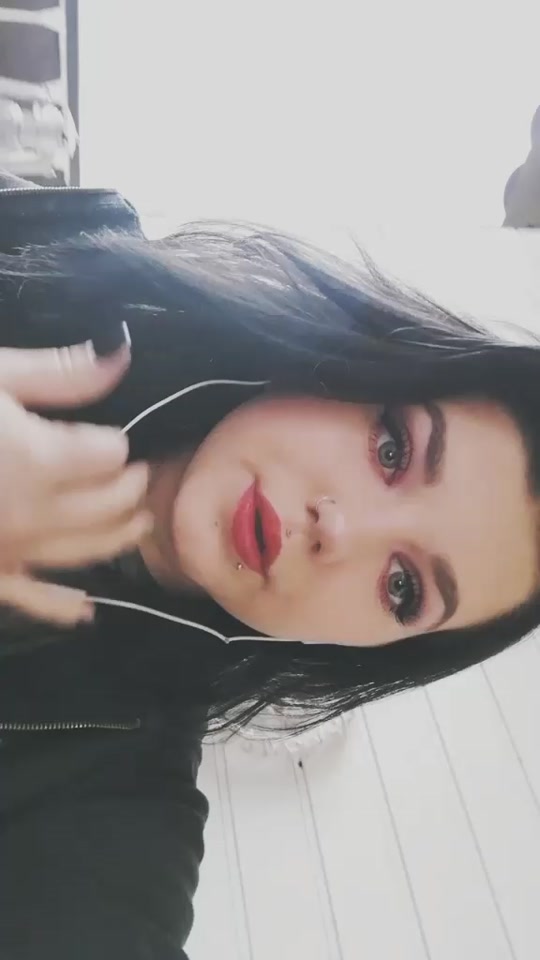 @Stella🖤