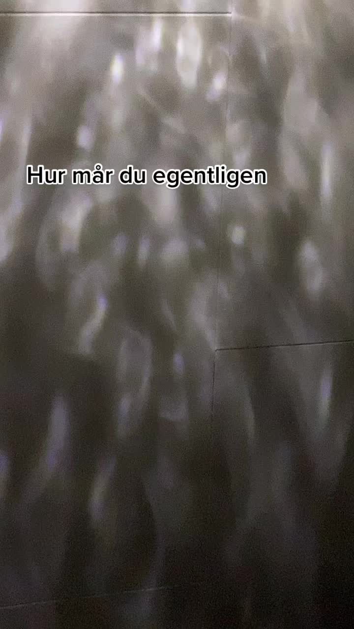 @<33