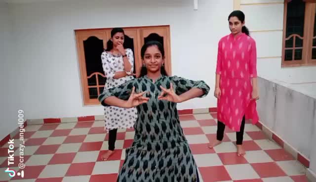 @Nandana_Varma