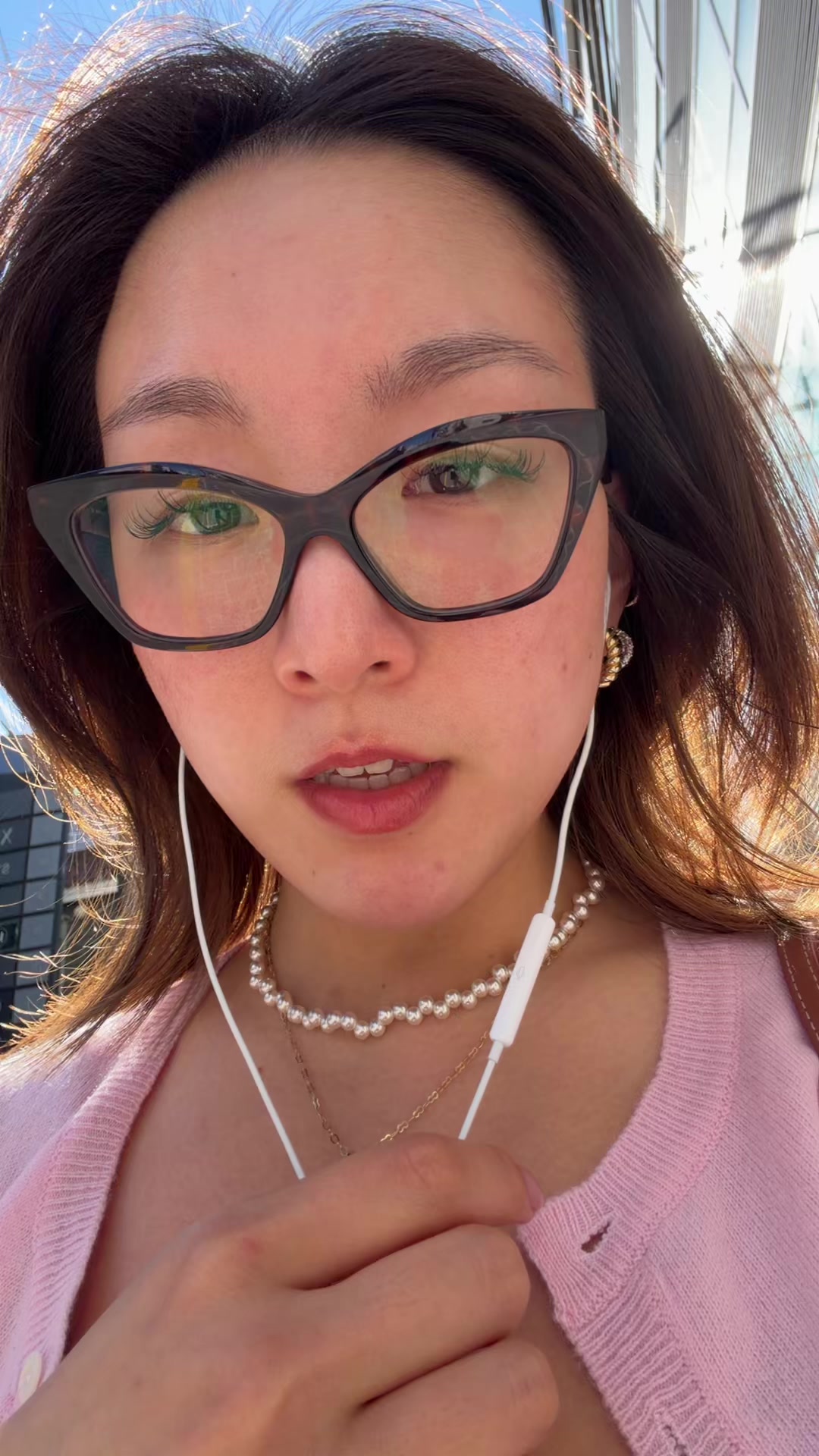 @_jenniferha_