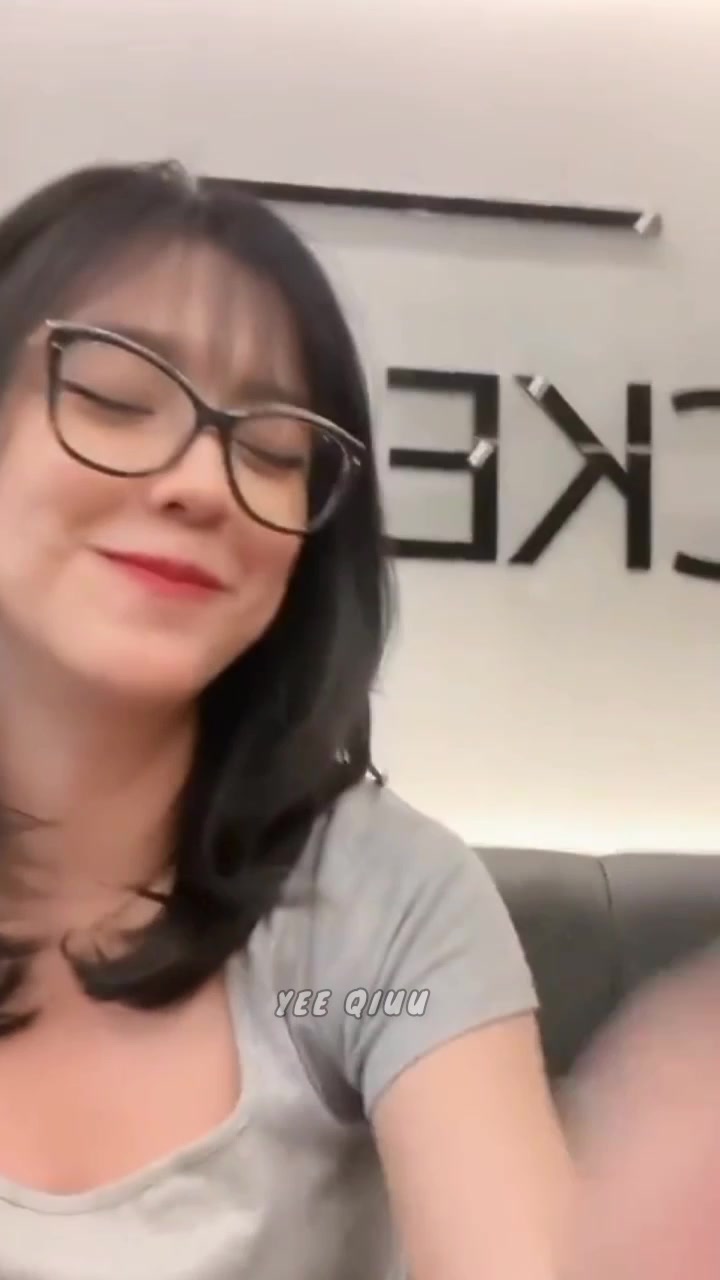 @YEE QIUU