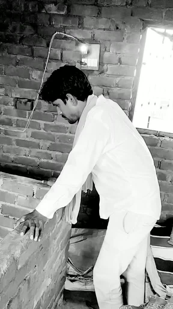 @Lavit