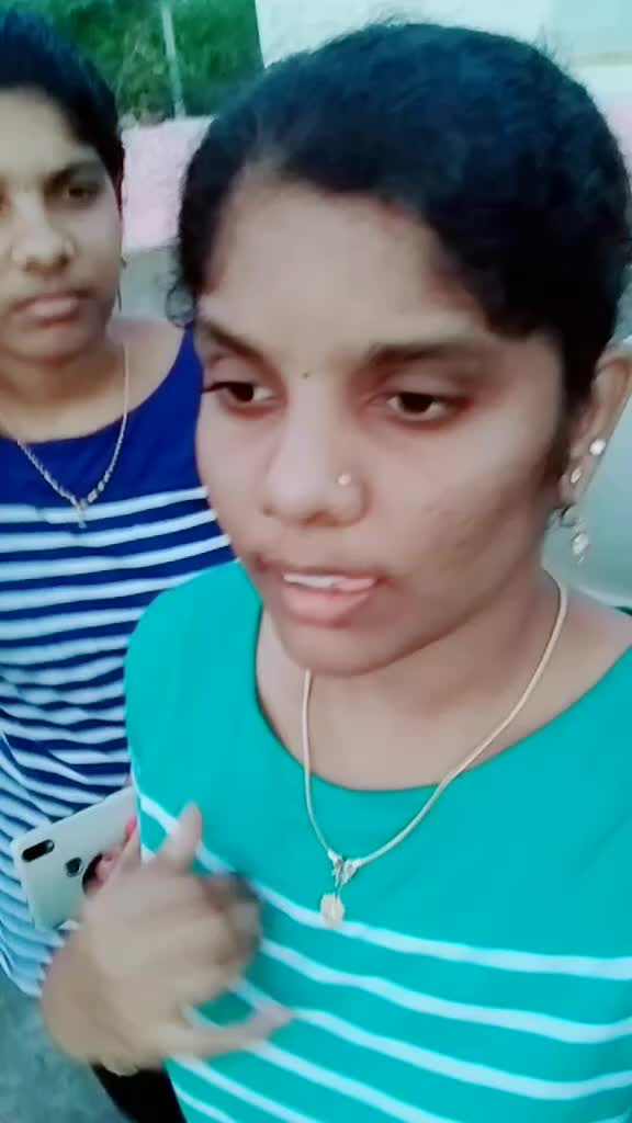 @😍Reena😍Riya😍