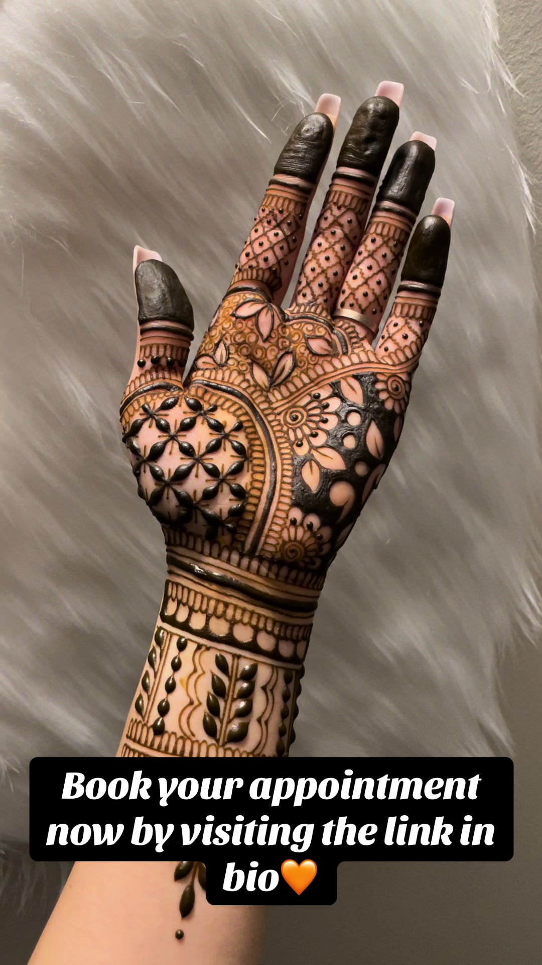 @charmsofmehandi