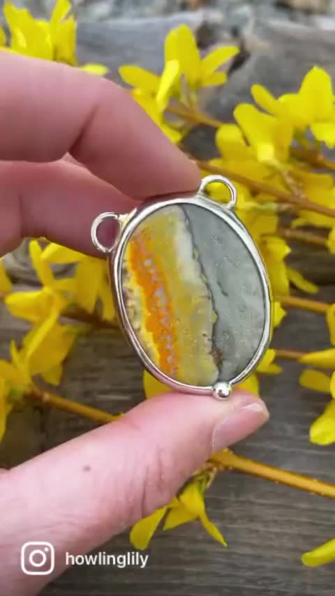 @HowlingLilyJewelry
