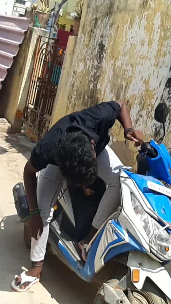 @gaananithish