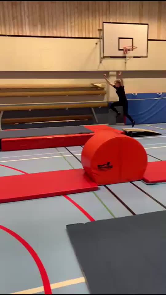 @gymnastic {1 k}
