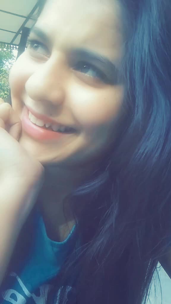 @👑Meenal👑