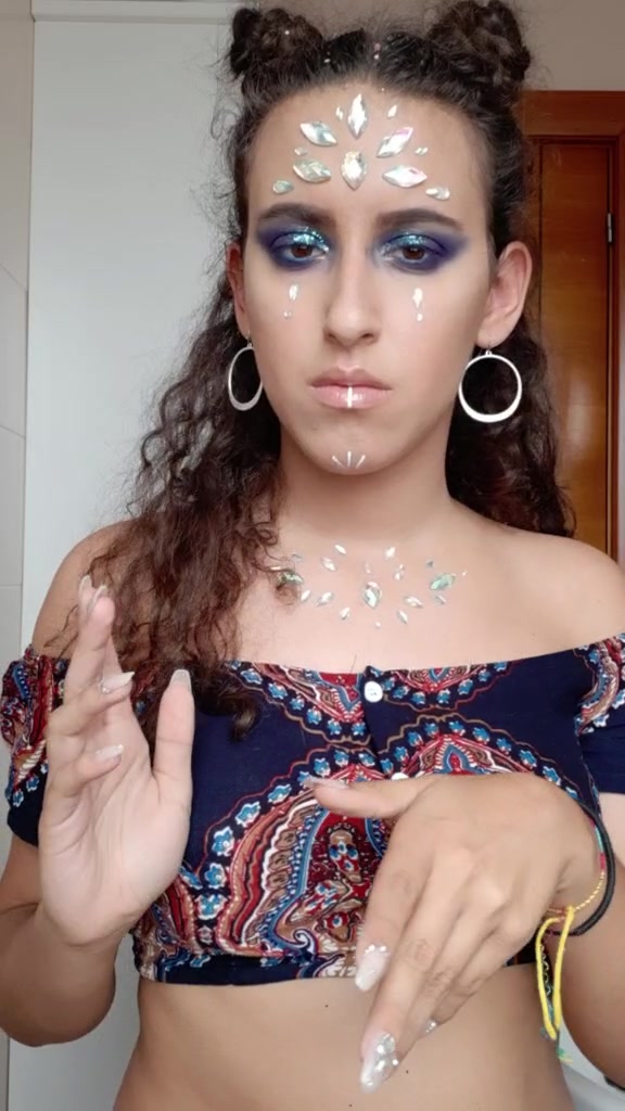 @Ainhi