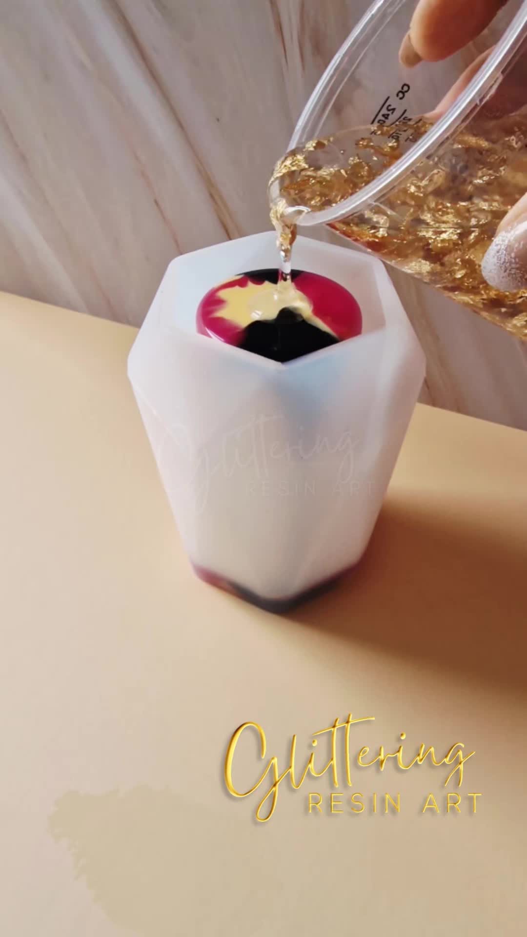 @GlitteringResinArt