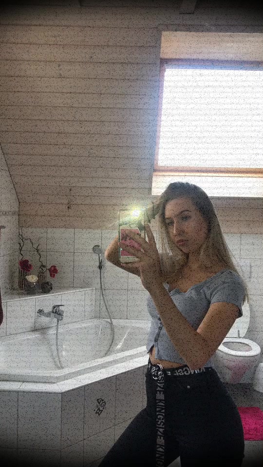 @queenofqueens🤩