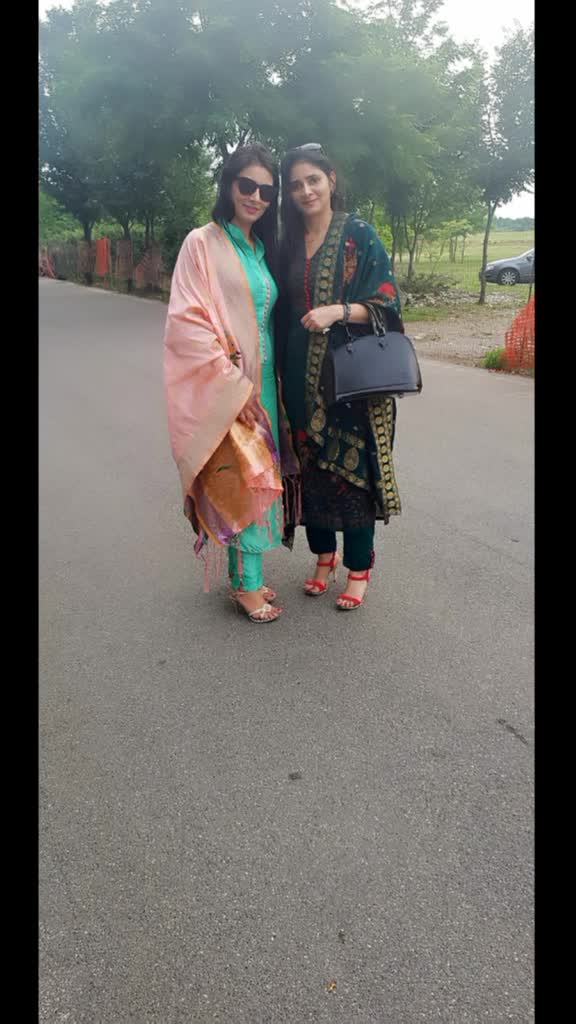@Tajinder Kaur