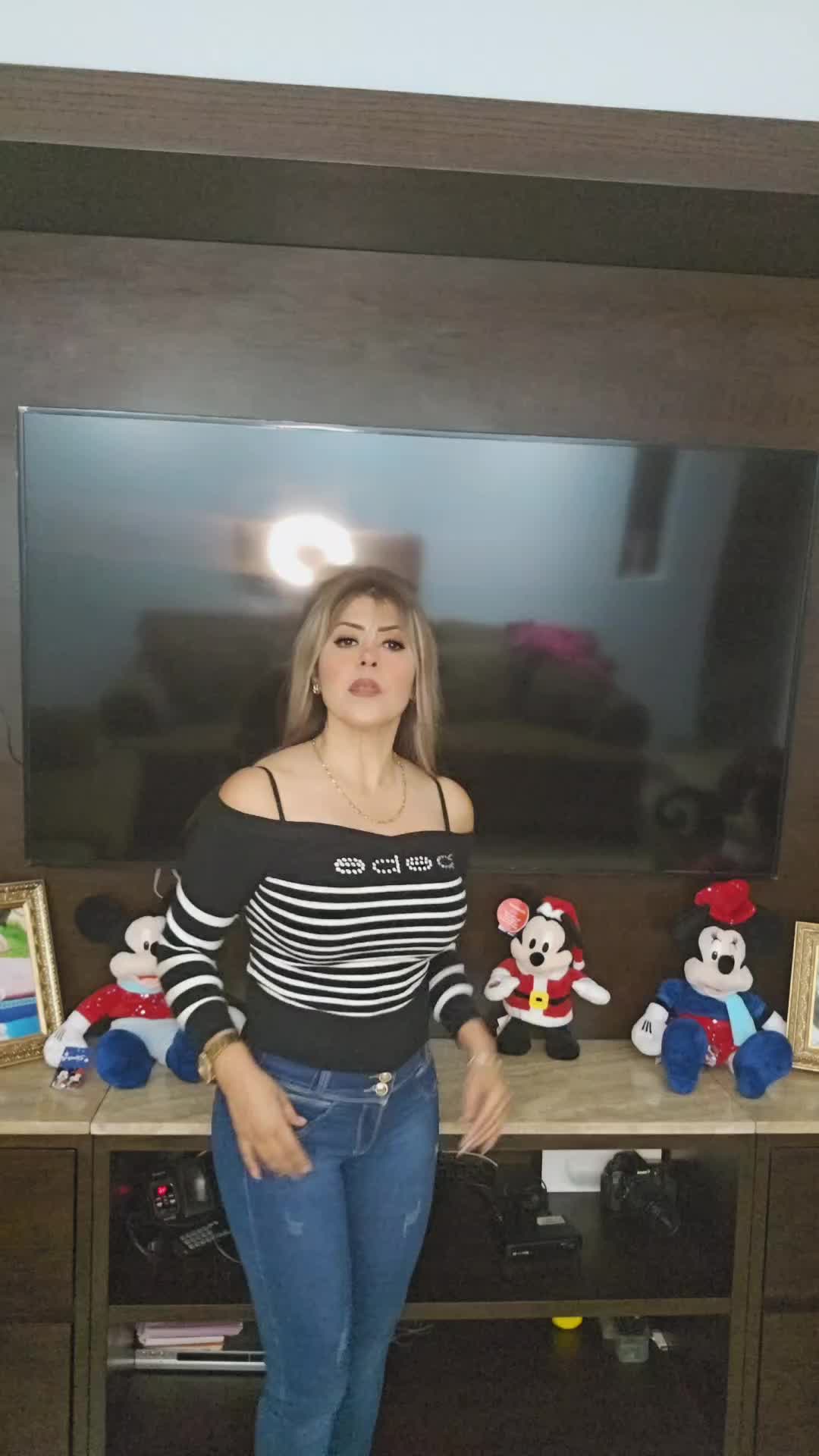 @vero villanueva