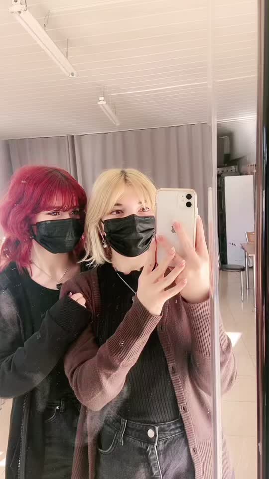 @<3