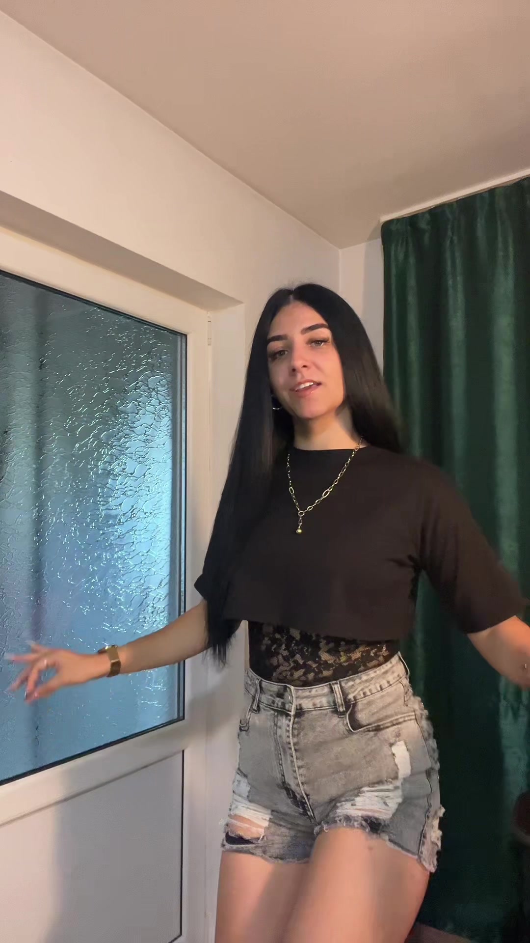 @𝒸𝓇𝒾𝓈𝓉𝒾𝓃𝒶