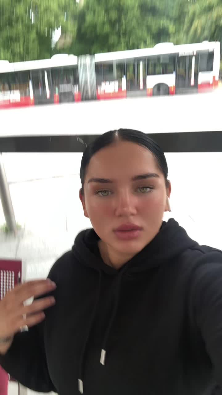 @Maria_hmbs