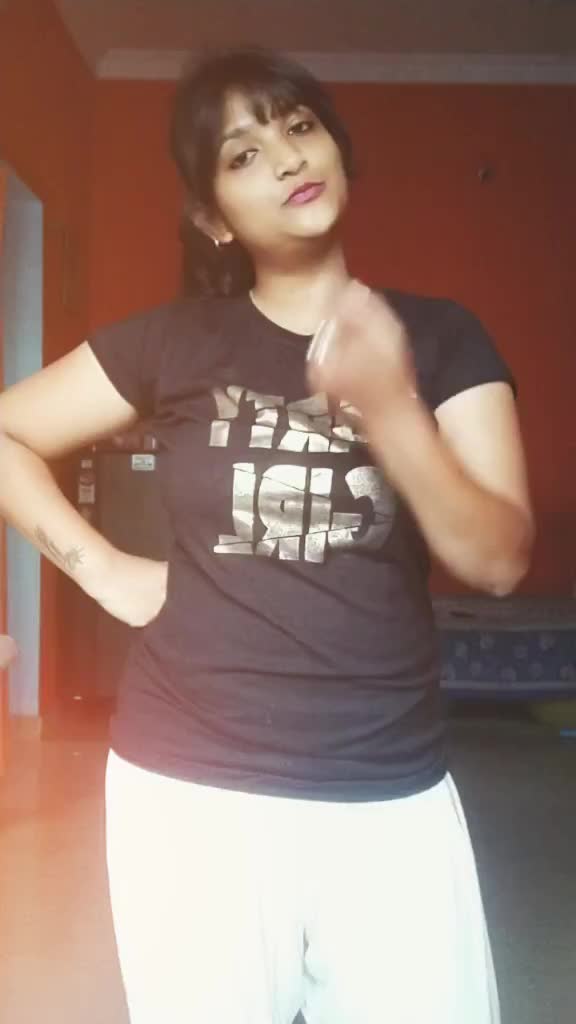 @👑Deepthee Dimple👑