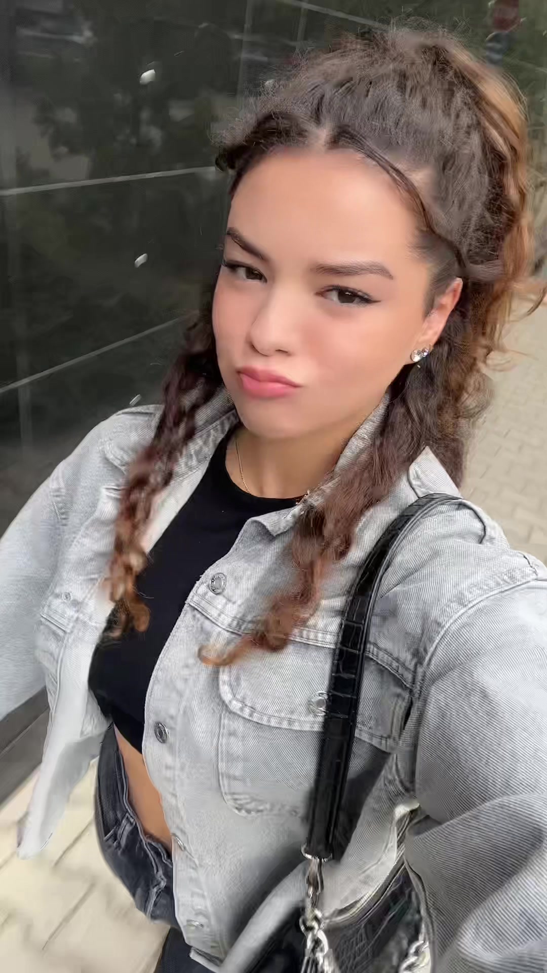 @Ivenzyy