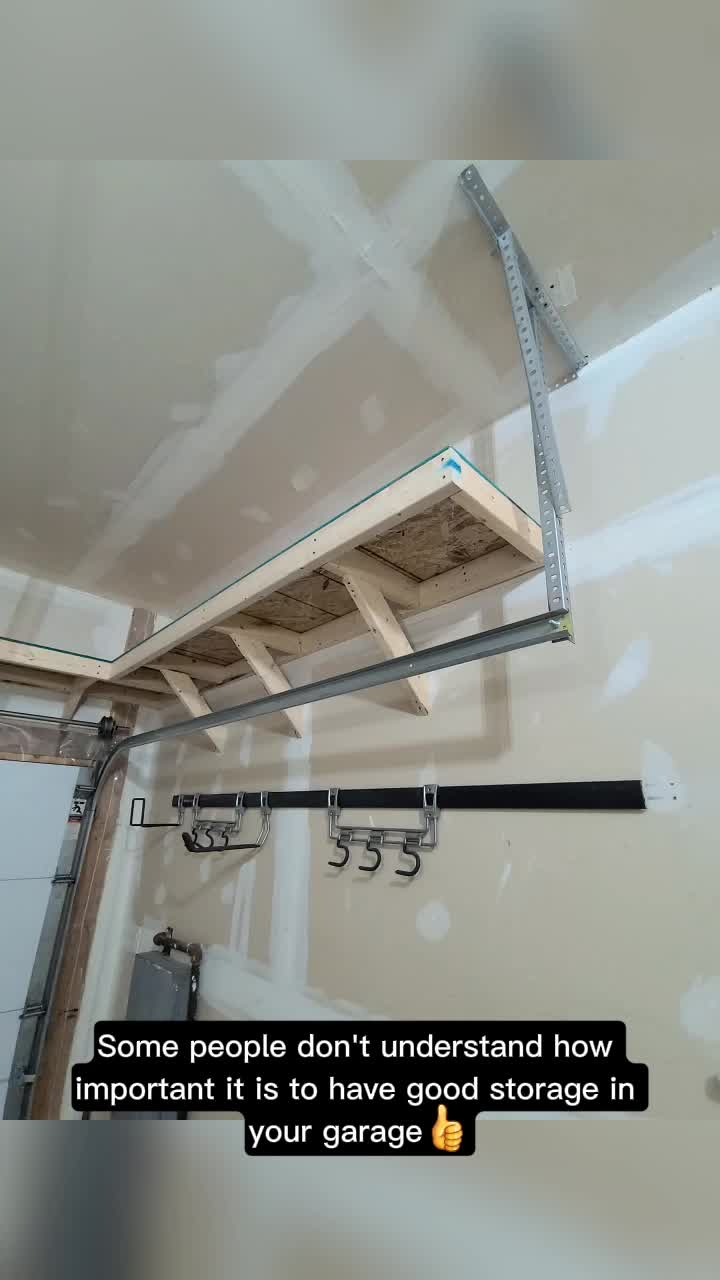 @Chris' Custom Shelves 🇨🇦