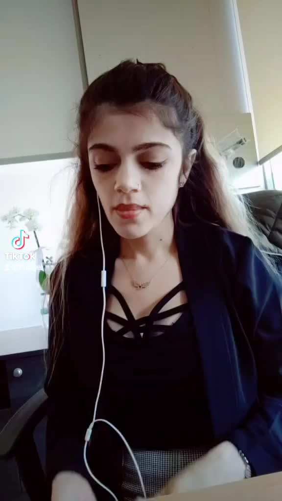 @H'özge sönmezer🦋