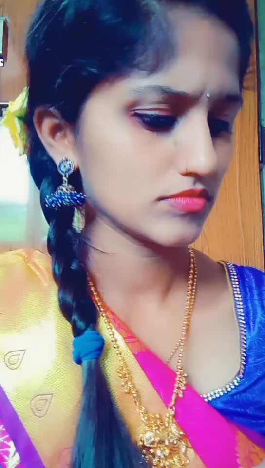 @👑PRIYA💜