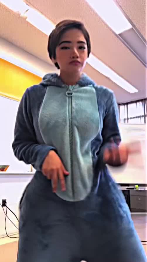 @*｡˚ ⋆ ✮ 𝕭𝕷𝖀𝕰 ✮ ⋆ ˚｡*