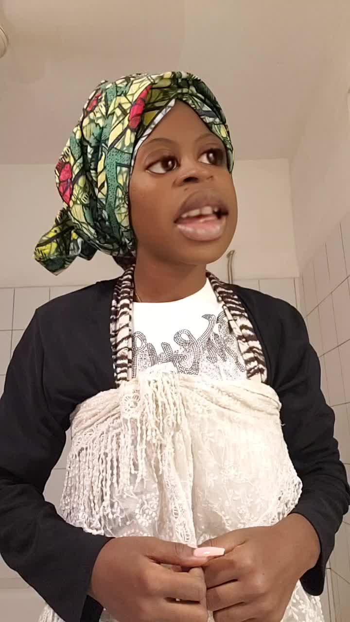 @Vee_vay 🦋💜💙💚💛🤎🤍🖤
