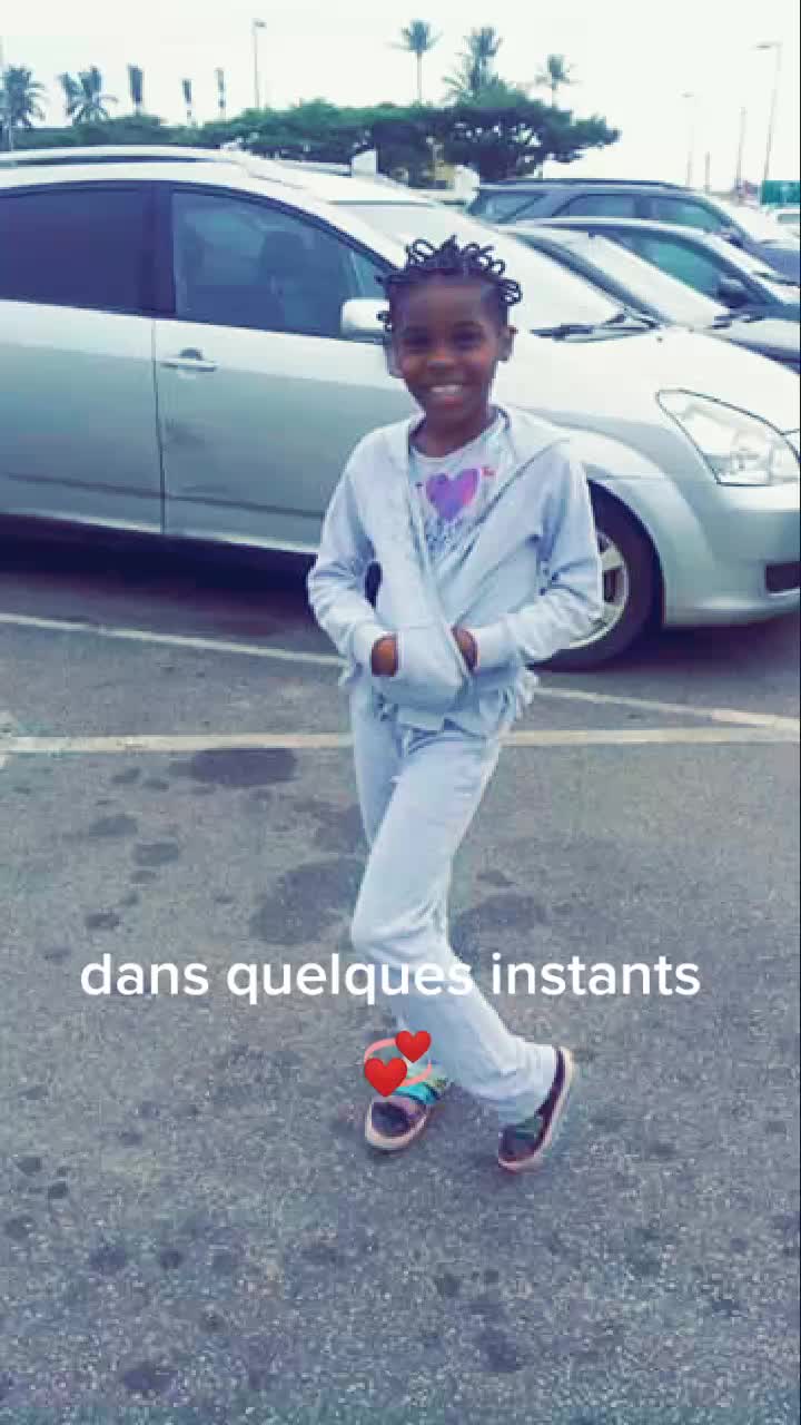 @Naomi Mâture Kankou