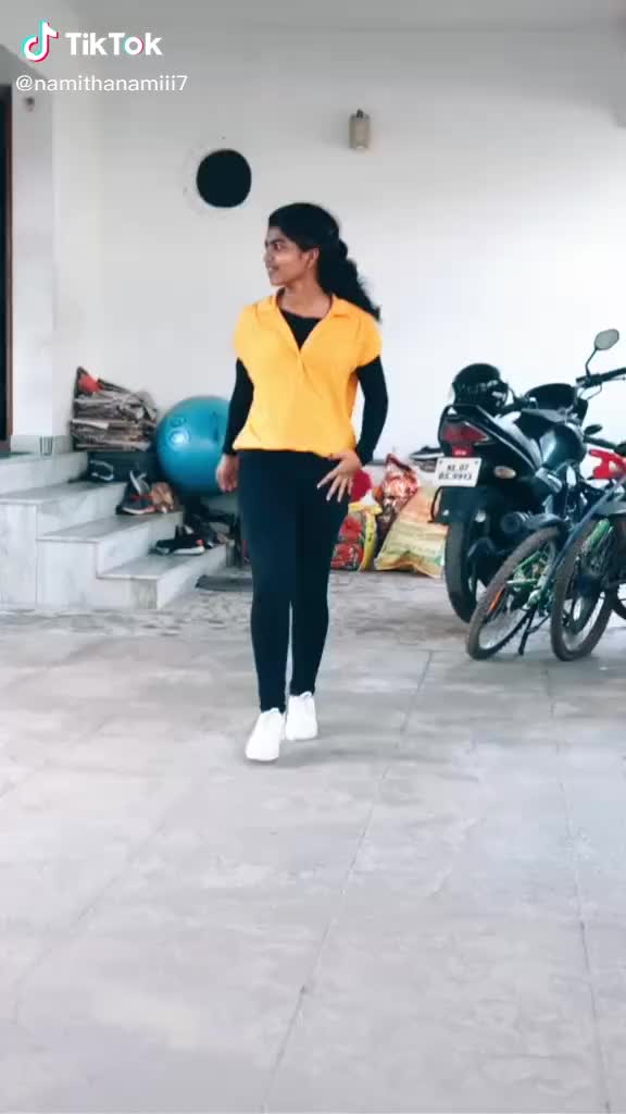 @AYESHA-TOMBOY💞💞💖