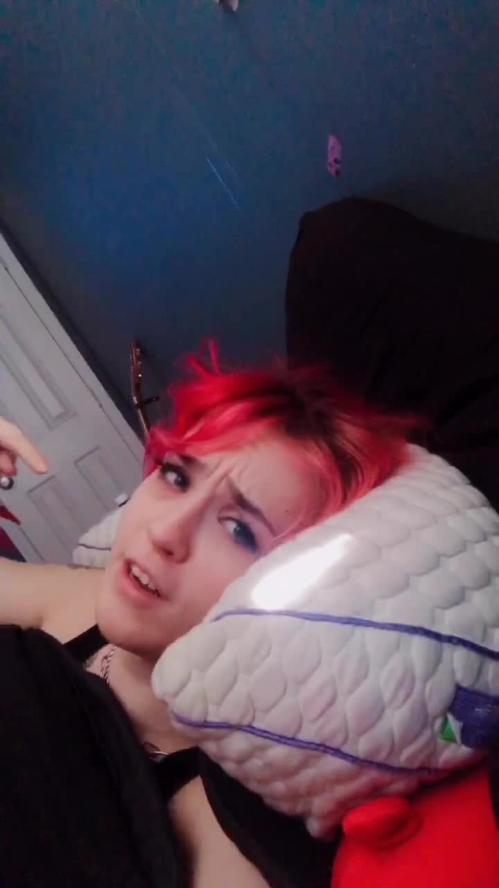 @VaporwaveVally🥀