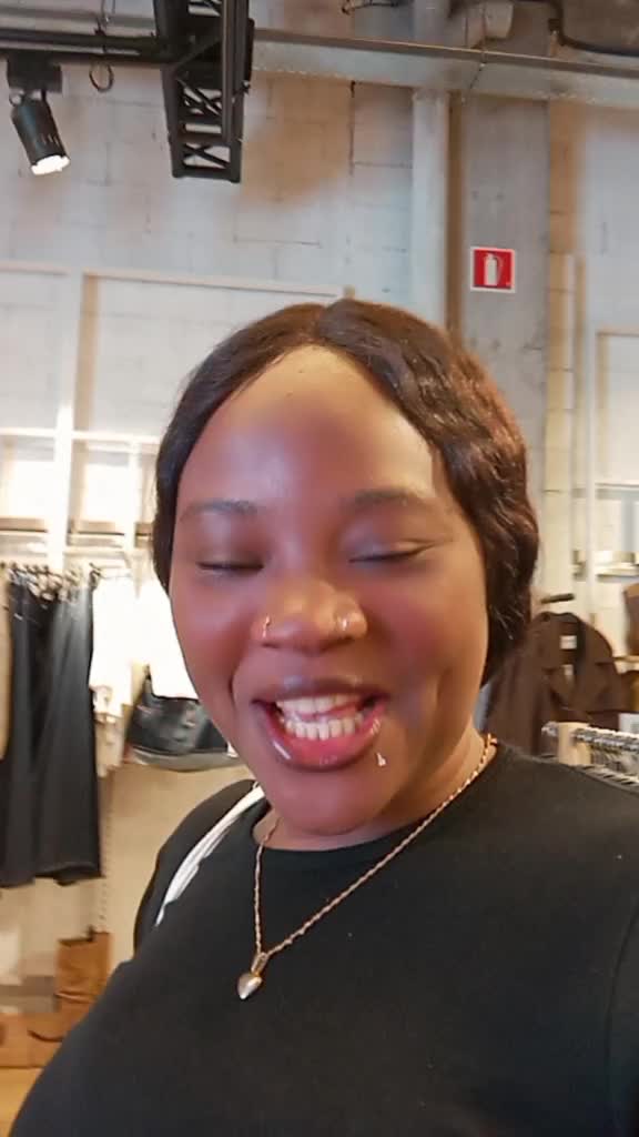 @LIZZY(B.T.C.QUEEN🕊️) 🙏🏼