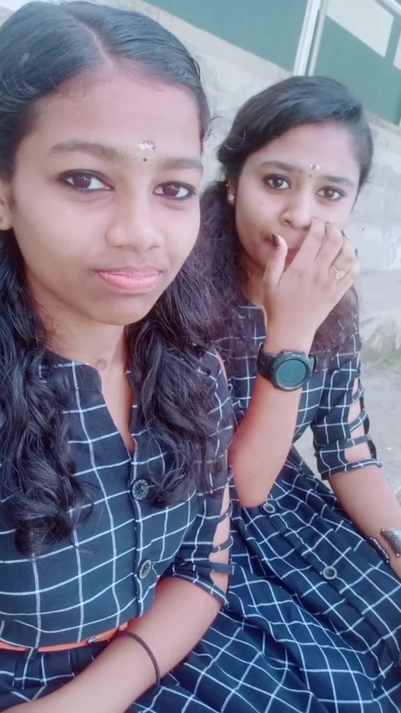 @Nandhuzz💜