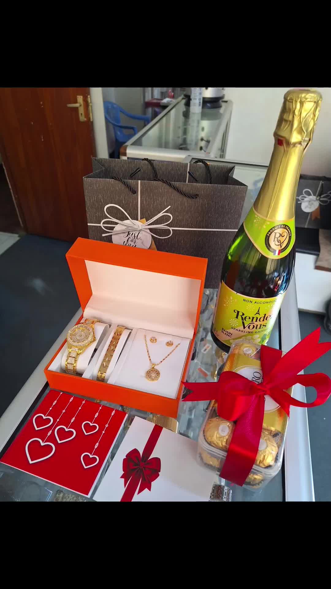 @Floral_Whispers_Gifts