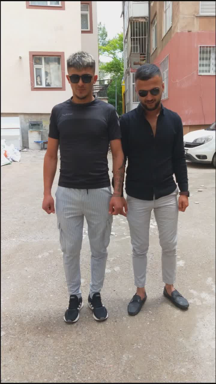 @Gözlüklü Adam