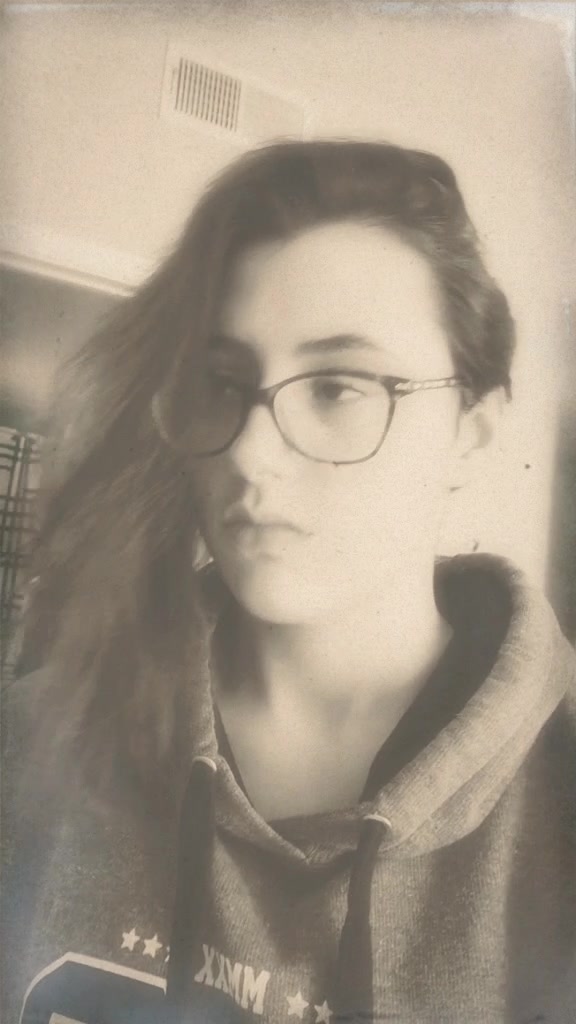 @Wolfiefanggirl1