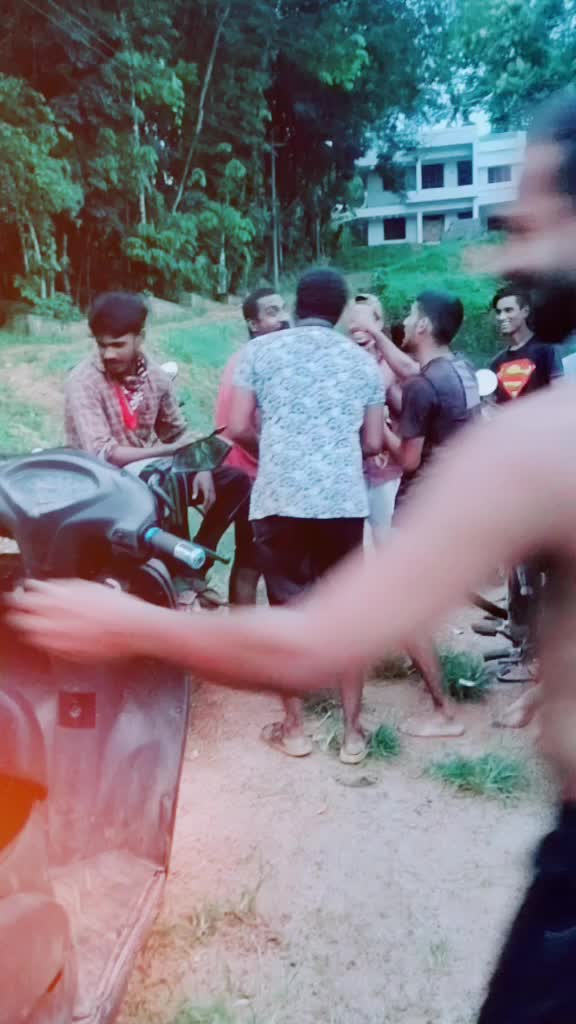 @AK HI Lan Sruji