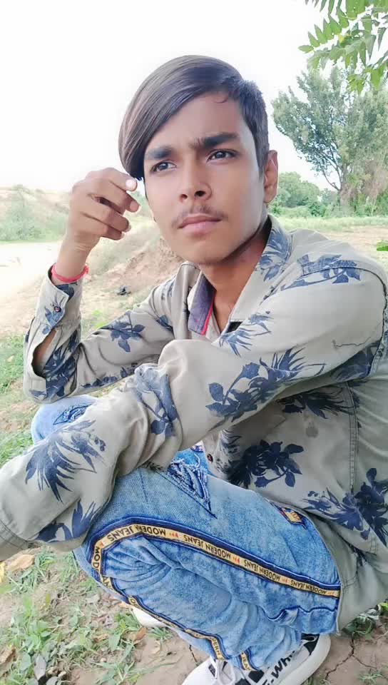 @mr_Ronak_{FB king}👈
