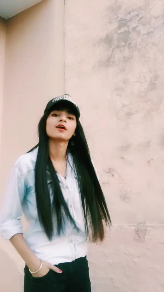 @👑shwëtä💝häñdä🔥