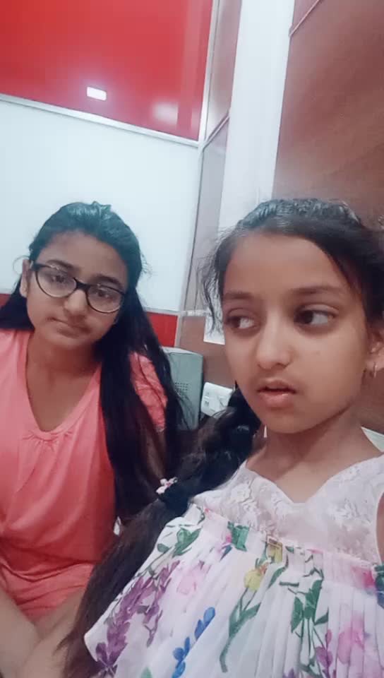 @Tanishka👭Yashika