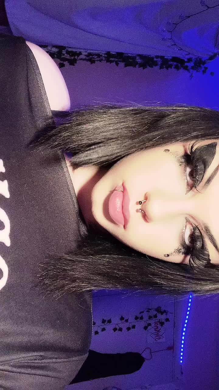 @sapphire <33