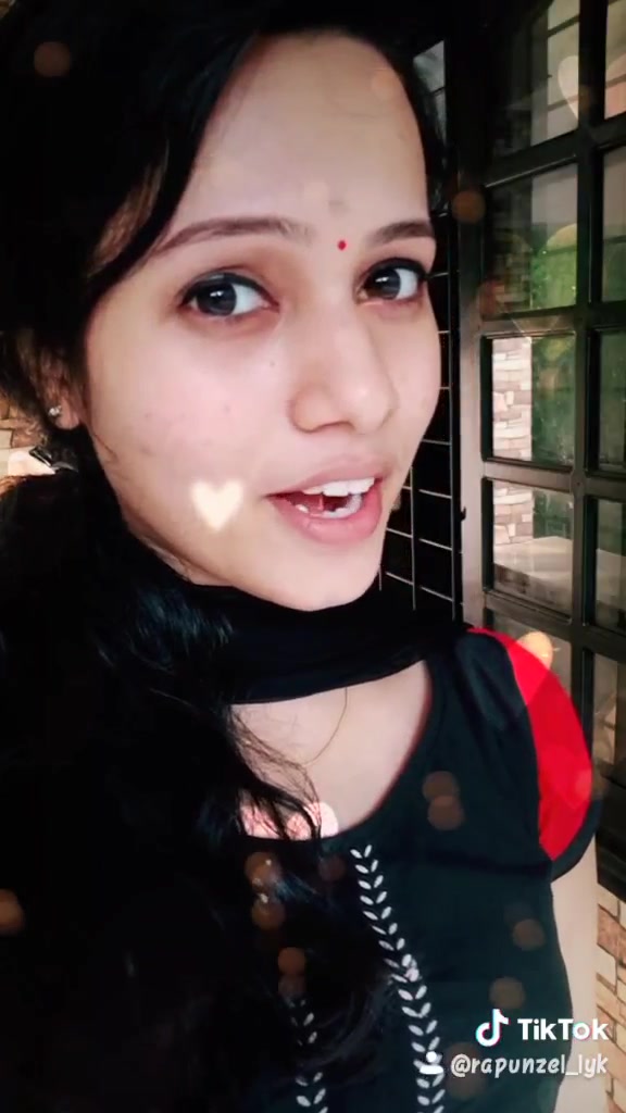 @Ashna Mohan✨