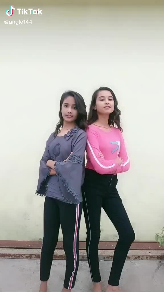 @$hïväñï mëëñä🥰