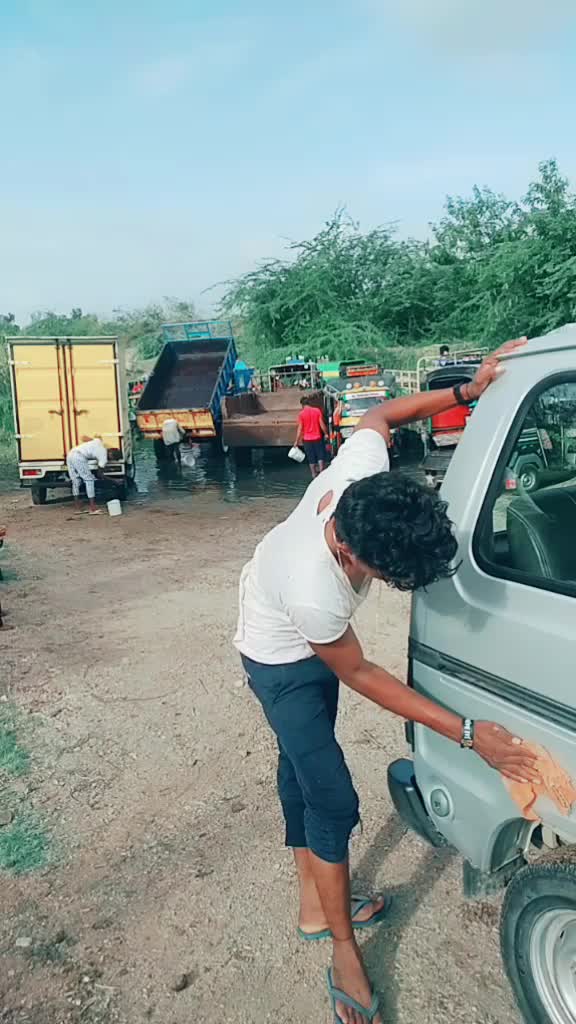 @ಬಸವ ಜೀವಾ ಹಳ್ಳಿ ಹುಡುಗ