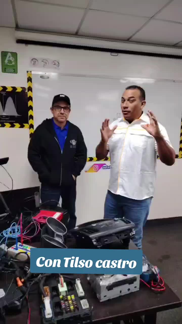 @V&iacute;ctor Aponte